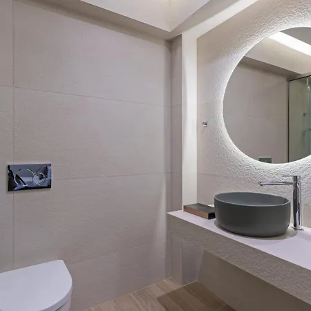 Skyfall - With 12 Bedrooms *