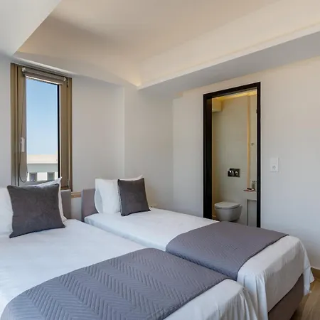 Skyfall - With 12 Bedrooms Βίλα